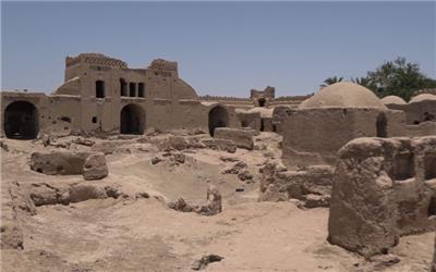 آغاز مرمت برج قلعه تاریخی معاذ در فهرج