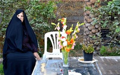 پوران؛ زائر زیارتگاه عشق و نگهبان خاطره‌ها