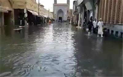 ورود سیلاب به بازار وکیل شیراز + فیلم
